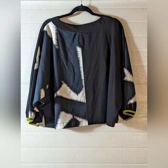 NWT Flutter- Cropped Tunic size S/M - Picture 3 of 3